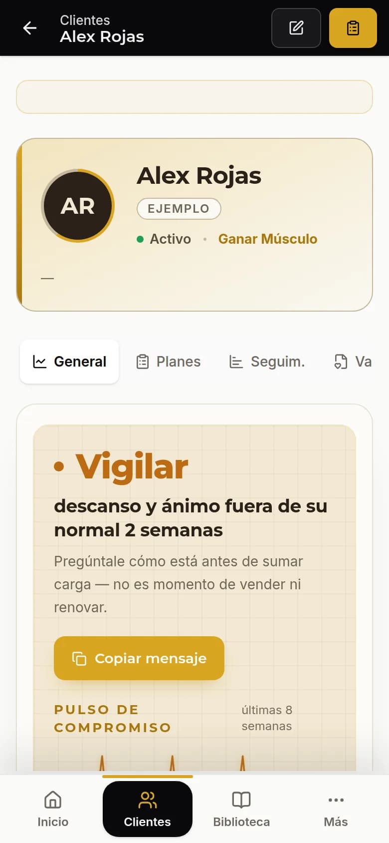 App del coach de SomaUp: ficha de un alumno con la señal Vigilar y el botón Copiar mensaje